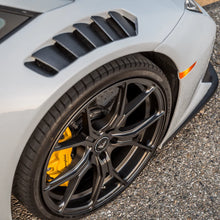 Load image into Gallery viewer, Vorsteiner Lamborghini Huracan Novara Edizione Aero Front Fenders w/Integrated Vents and Splash Shields (2x2 Gloss Carbon)