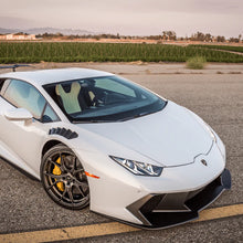 Load image into Gallery viewer, Vorsteiner Lamborghini Huracan Novara Edizione Aero Front Fenders w/Integrated Vents and Splash Shields (2x2 Gloss Carbon)
