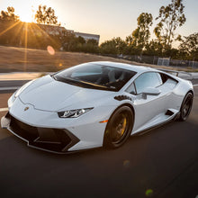 Load image into Gallery viewer, Vorsteiner Lamborghini Huracan Novara Edizione Aero Front Fenders w/Integrated Vents and Splash Shields (2x2 Gloss Carbon)